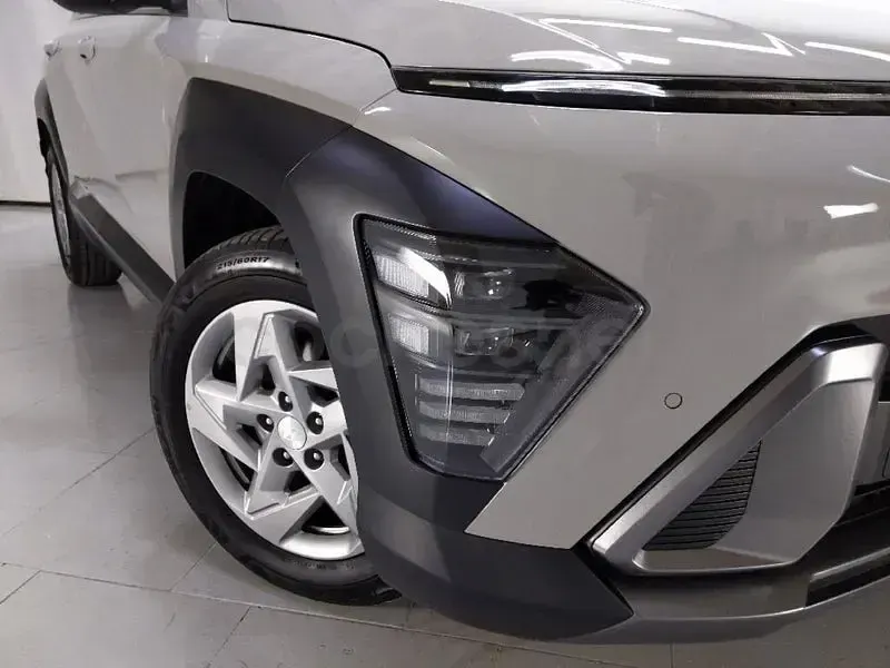 Usado Hyundai Kona 100 CV (73 kW) 2025 Azul SUV