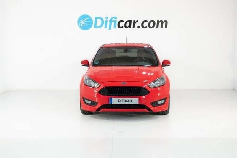 Usado Ford Focus ST-Line 125 CV (91 kW) 2018 Rojo Berlina