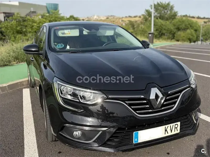 Usado Renault Mégane Zen 115 CV (84 kW) 2019 Negro Berlina