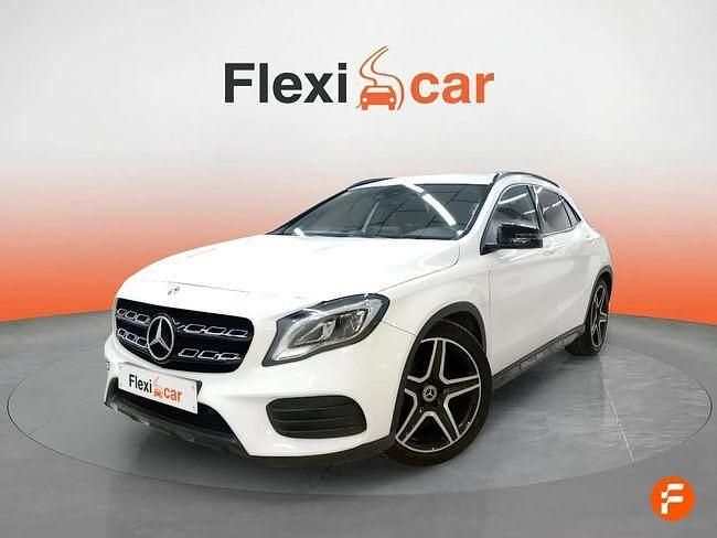 Usado Mercedes GLA200 AMG line 136 CV (100 kW) 2018 Blanco SUV