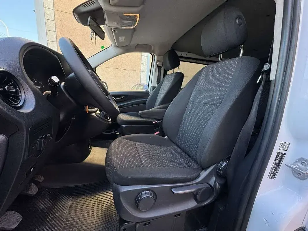 Usado Mercedes Vito 102 CV (75 kW) 2022 Blanco Van