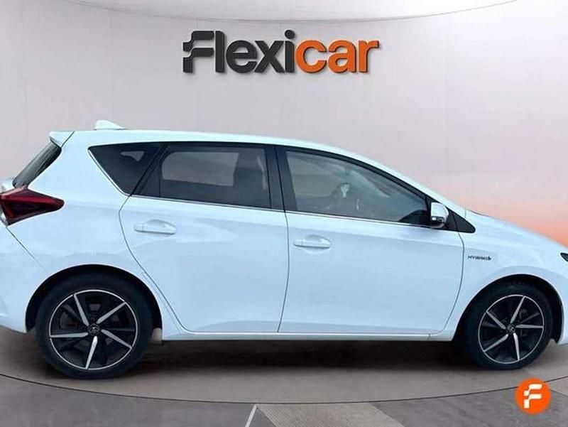 Usado Toyota Auris Hybrid 136 CV (100 kW) 2018 Blanco Utilitario