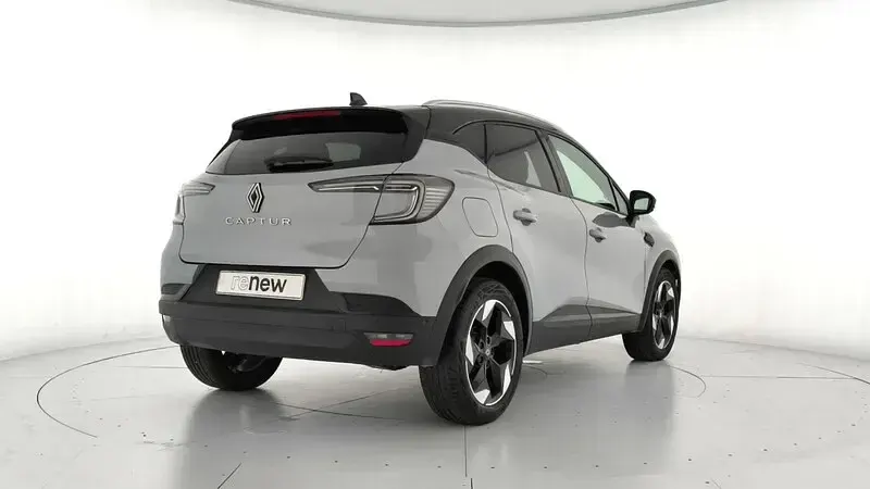 Usado Renault Captur Techno 101 CV (74 kW) 2025 Gris SUV