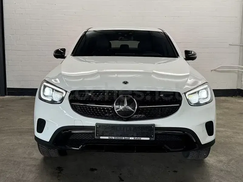 Usado Mercedes GLC300e 320 CV (235 kW) 2021 Blanco SUV
