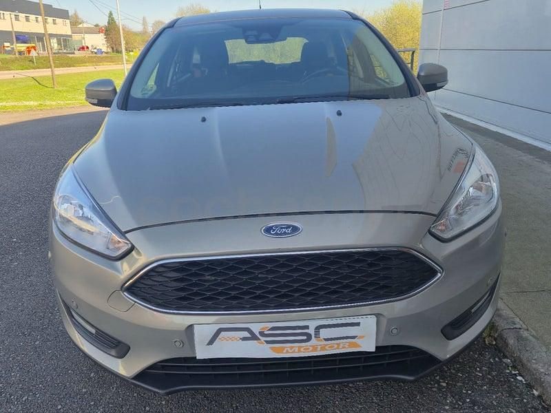 Usado Ford Focus Trend 115 CV (84 kW) 2015 Beige Berlina
