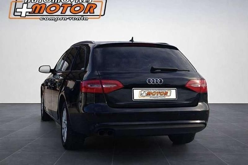 Usado Audi A4 Attraction 143 CV (105 kW) 2013 Negro Familiar