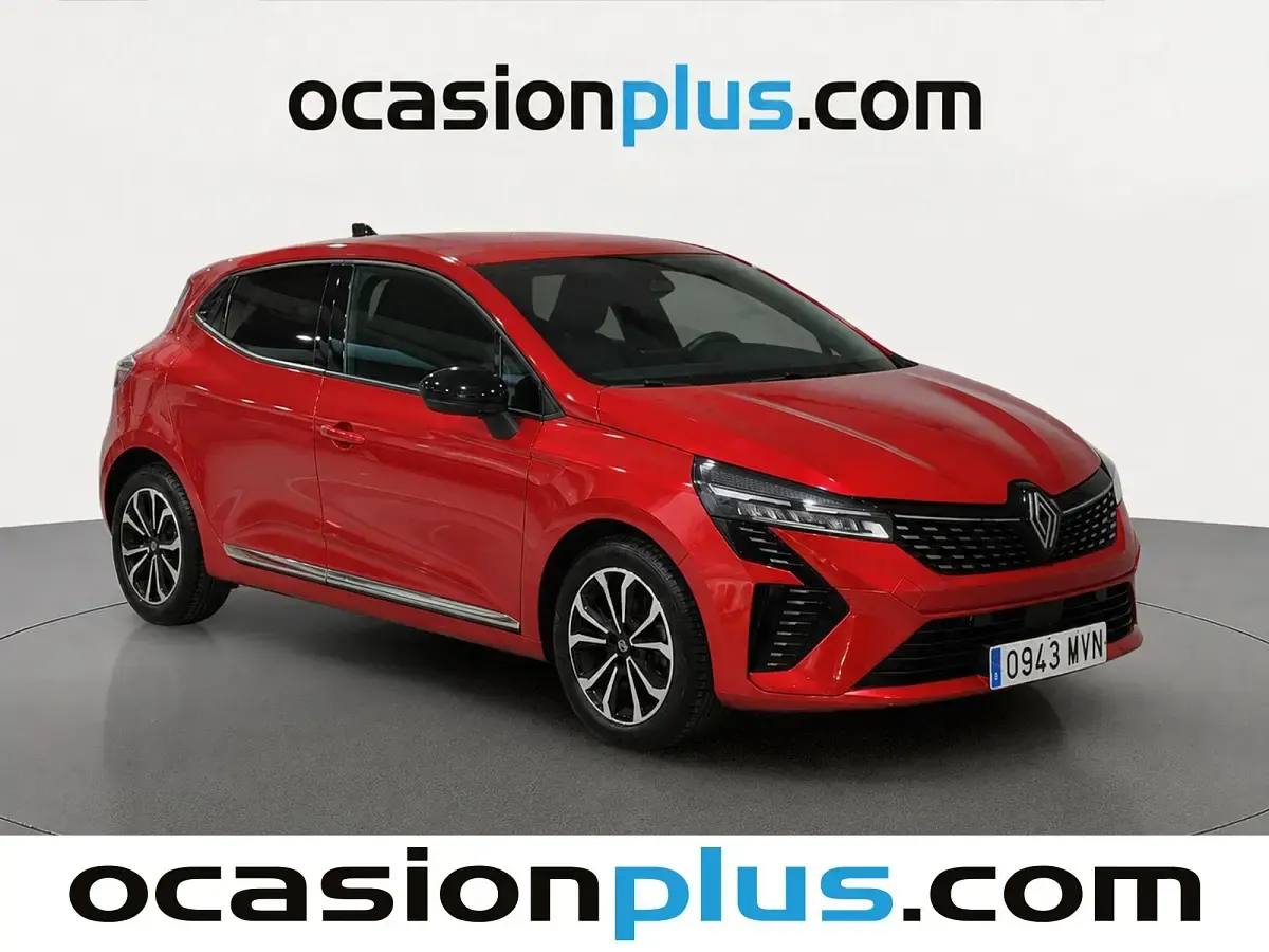 Usado Renault Clio Techno 91 CV (66 kW) 2025 Rojo Utilitario