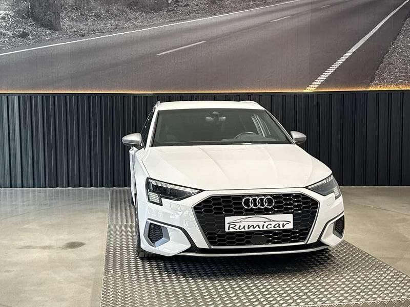 Usado Audi A3 Sportback S-Line 150 CV (110 kW) 2021 Blanco Utilitario