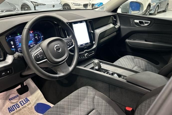 Usado Volvo XC60 Core 253 CV (186 kW) 2024 SUV