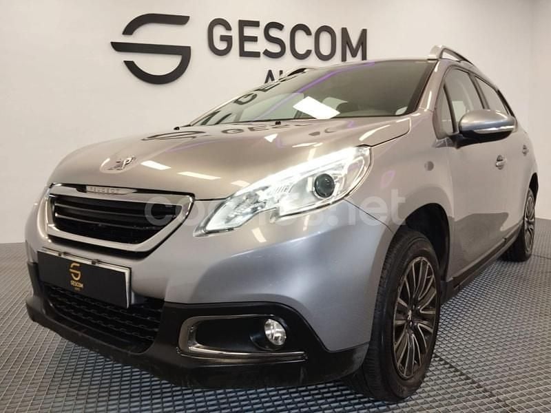 Usado Peugeot 2008 Allure 110 CV (80 kW) 2015 Gris / plata SUV