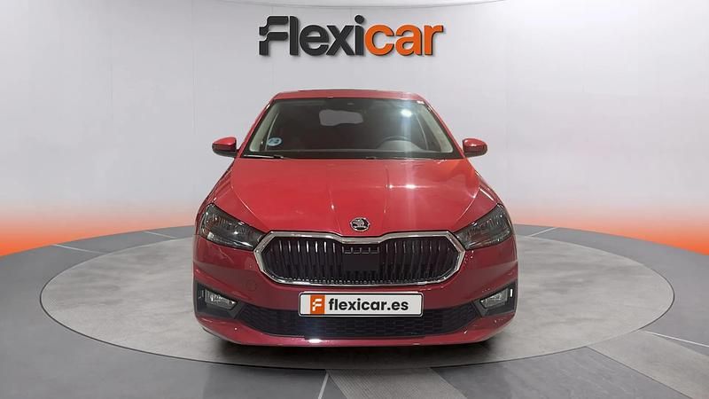 Usado Skoda Fabia Selection 95 CV (69 kW) 2024 Rojo Berlina