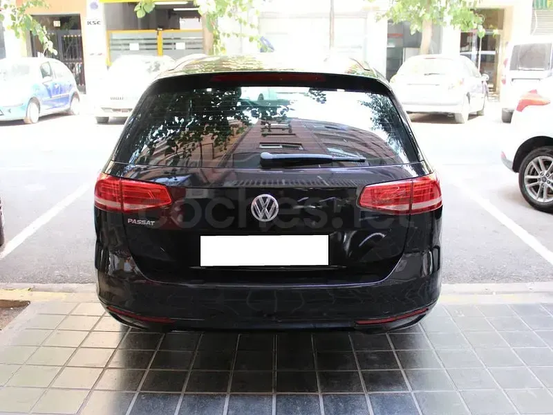 Usado VW Passat Advance 150 CV (110 kW) 2018 Negro Familiar