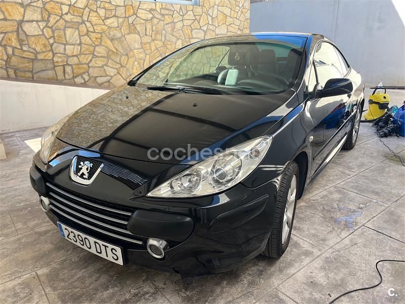 Negro Usado 2005 Peugeot 307 CC Descapotable | 3500 € (Precio justo) - Imagen 1/4