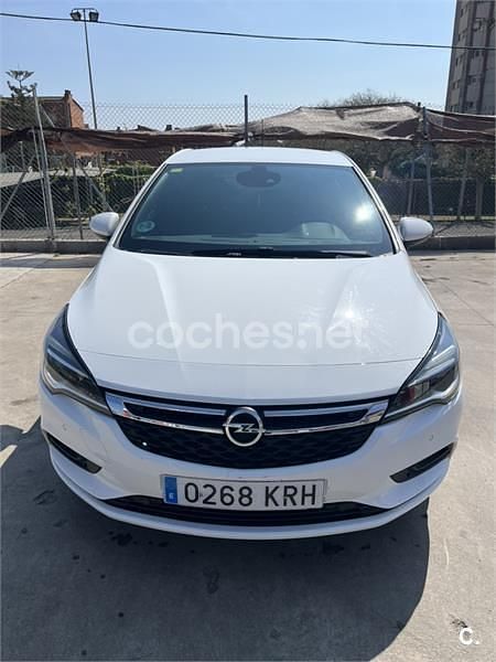 Begagnad Opel Astra Dynamic 110 HK (80 kW) 2018 Vit Sedan