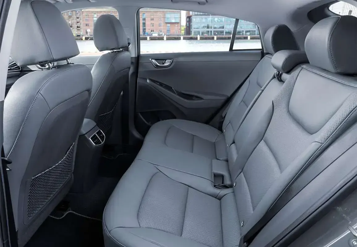 Usado Hyundai Ioniq 141 CV (103 kW) 2022 Azul Utilitario