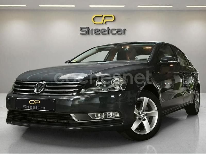 Gris / plata Usado 2014 VW Passat Advance Berlina | 7990 € (Precio justo) - Imagen 1/4
