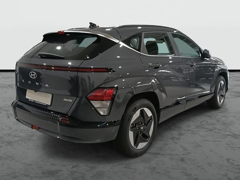 Usado Hyundai Kona 111 kW (151 CV) 2025 Gris ecotronic SUV