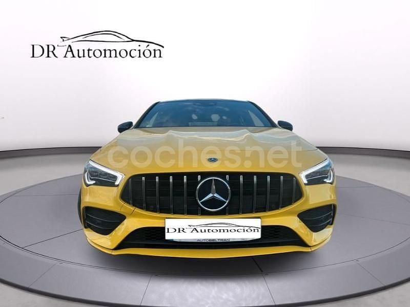 Usado Mercedes CLA250 Shooting Brake 224 CV (164 kW) 2020 Amarillo Familiar