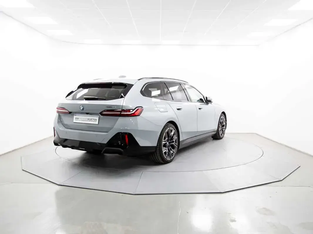 Usado BMW i5 250 kW (340 CV) 2025 Gris Familiar