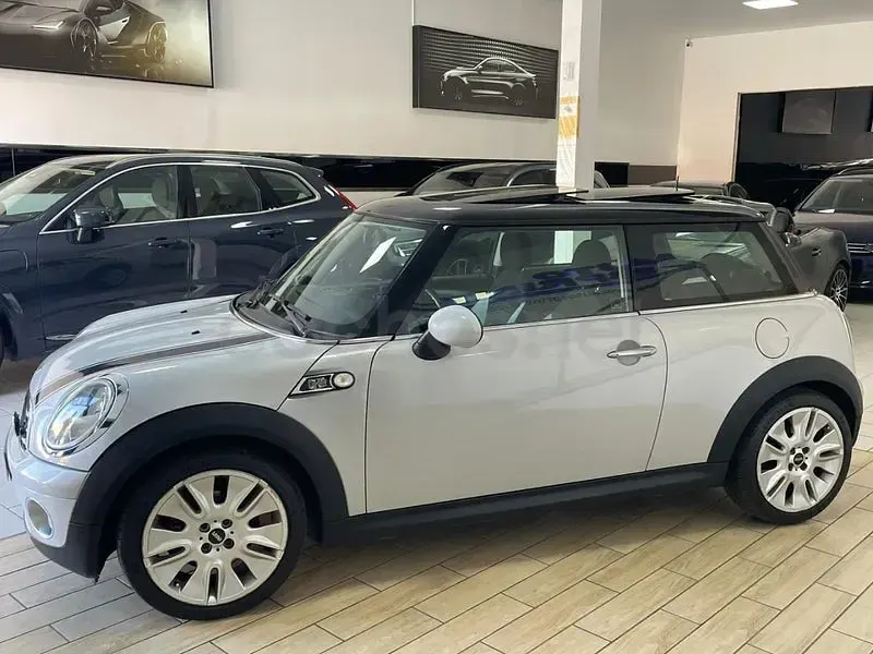 Usado Mini Cooper 120 CV (88 kW) 2009 Gris / plata Utilitario