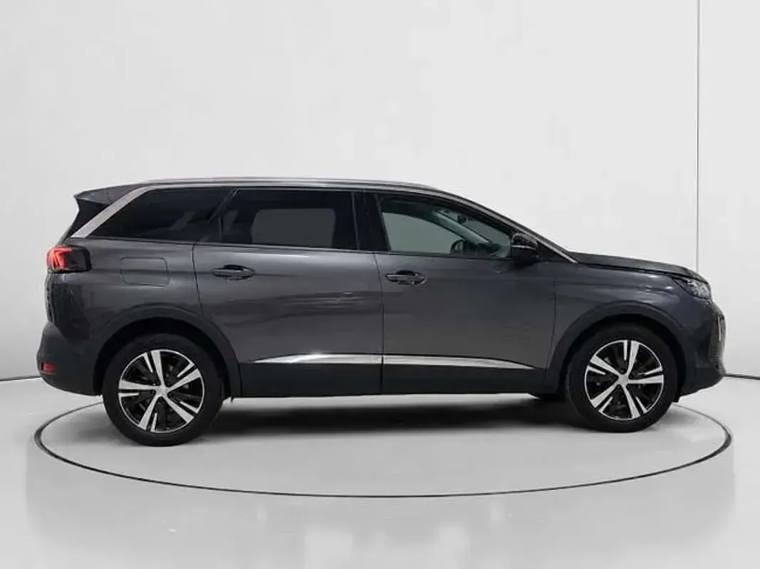 Usado Peugeot 5008 Allure 131 CV (96 kW) 2021 Gris SUV