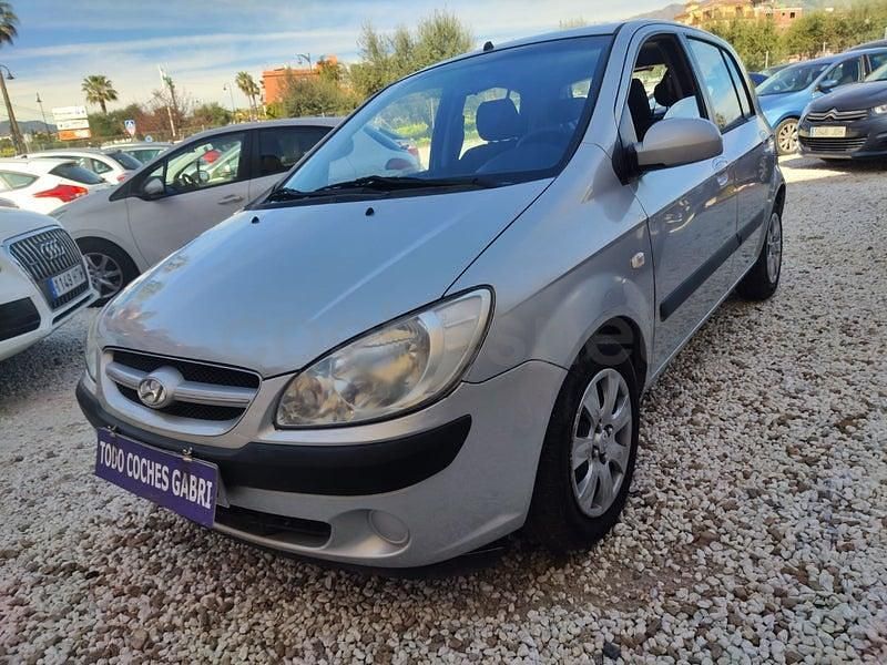 Usado Hyundai Getz 97 CV (71 kW) 2007 Gris / plata Utilitario