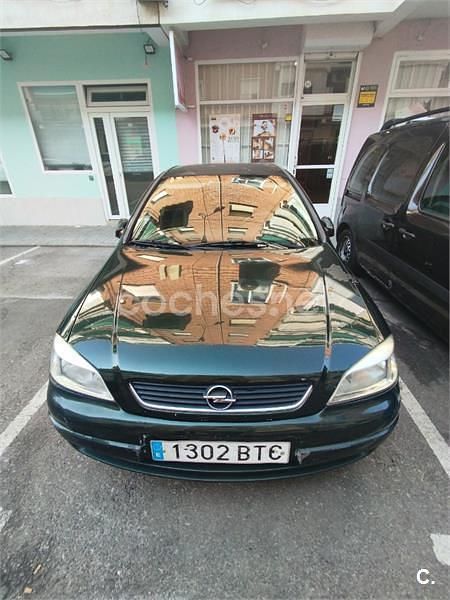 Verde Usado 2002 Opel Astra Club Berlina | 1500 € (Precio justo) - Imagen 1/4