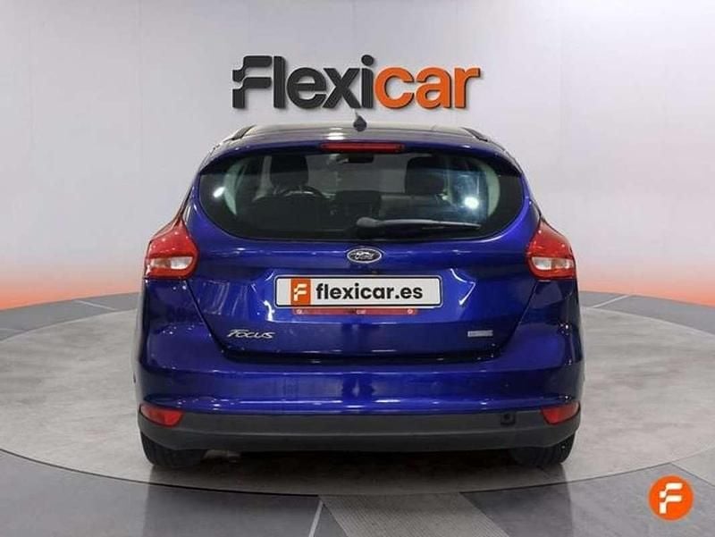 Usado Ford Focus Active 125 CV (91 kW) 2018 Azul Utilitario