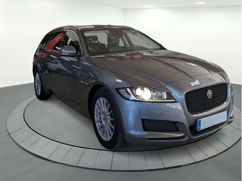 Usado Jaguar XF Sportbrake Prestige 180 CV (132 kW) 2019 Gris Familiar
