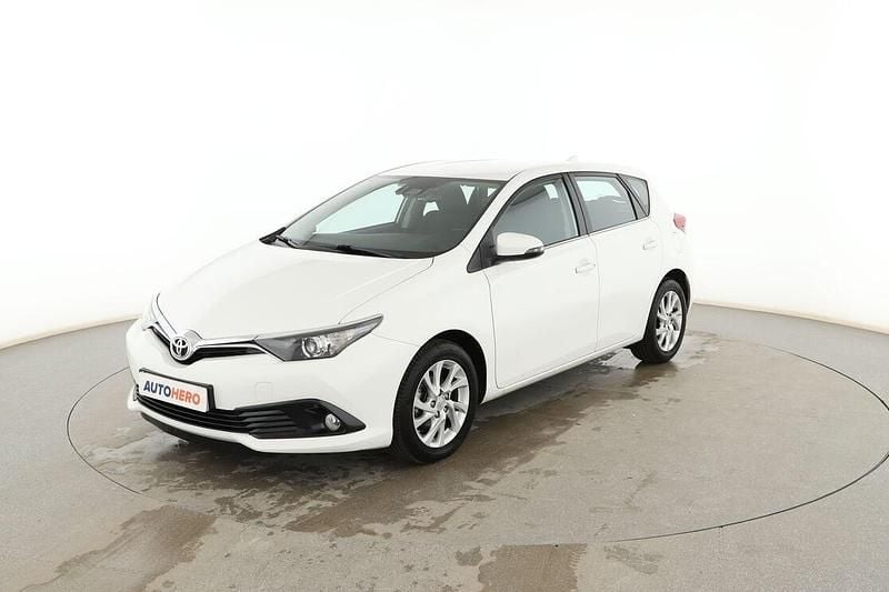 Usado Toyota Auris Active 115 CV (84 kW) 2017 Blanco Berlina