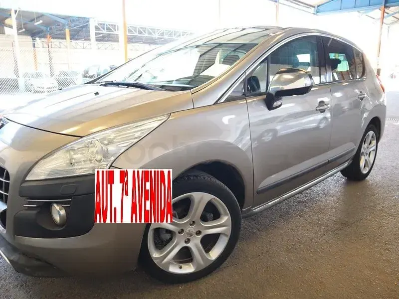Usado Peugeot 3008 Access 112 CV (82 kW) 2011 Marrón Familiar