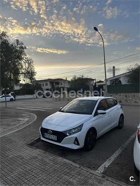 Blanco Usado 2021 Hyundai i20 Berlina | 13.500 € (Precio justo) - Imagen 1/4