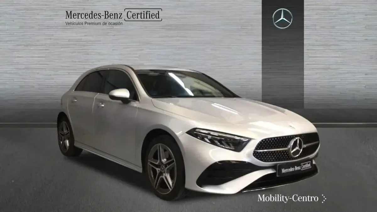 Usado Mercedes A250 AMG line 217 CV (159 kW) 2024 Iridiumsilver, metallic paint Utilitario