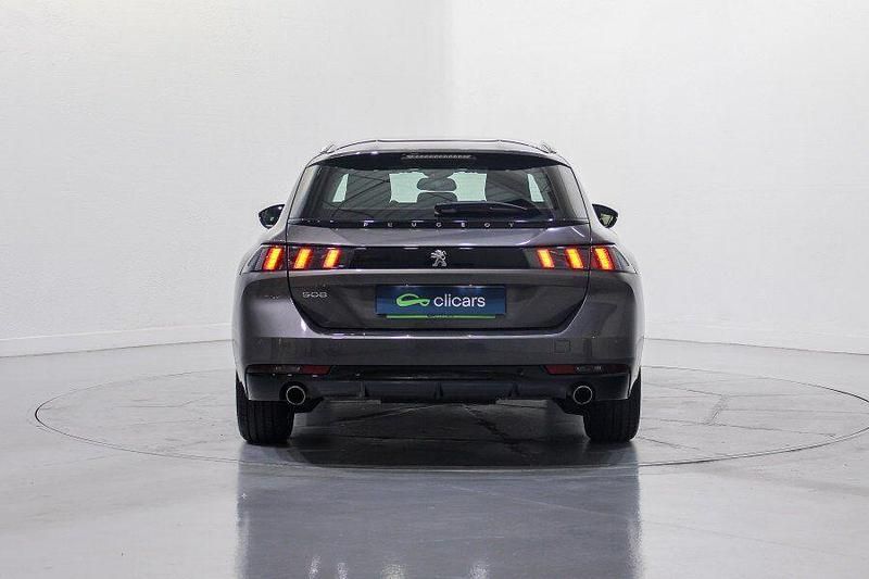 Usado Peugeot 508 SW Active 180 CV (132 kW) 2020 Gris / plata Familiar