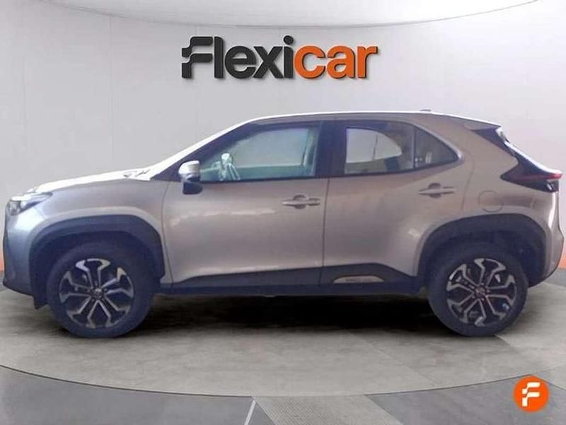 Usado Toyota Yaris Cross Active 116 CV (85 kW) 2024 Gris SUV