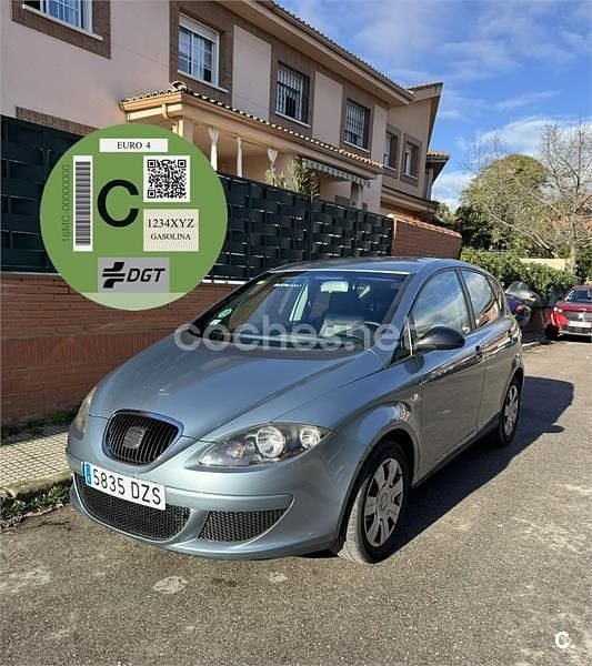 Usado Seat Altea Reference 102 CV (75 kW) 2006 Gris / plata Monovolumen