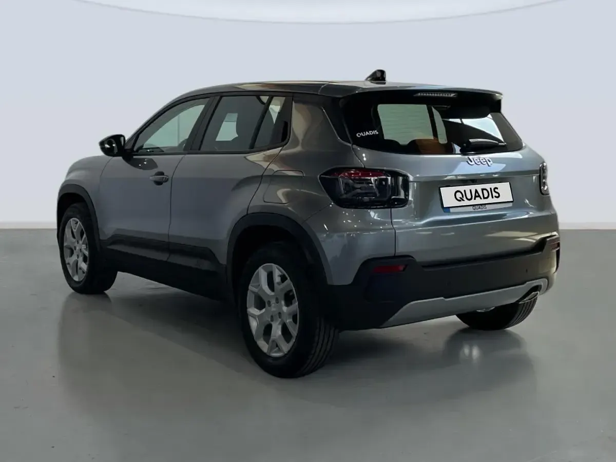 Usado Jeep Avenger Altitude 101 CV (74 kW) 2025 Gris SUV