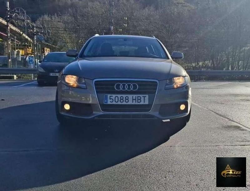 Usado Audi A4 Advanced 143 CV (105 kW) 2011 Amarillo Familiar