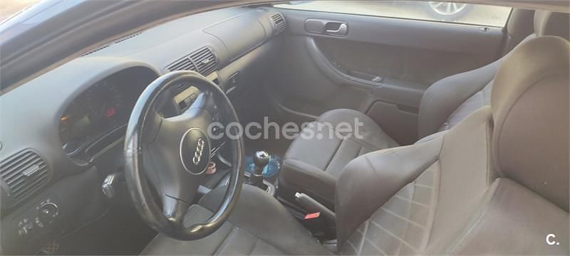 Usado Audi A3 Ambition 130 CV (95 kW) 2002 Azul Berlina