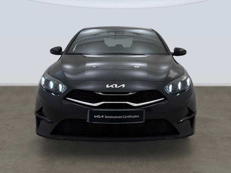 Usado Kia Ceed Edition 7 101 CV (74 kW) 2024 Gris Utilitario
