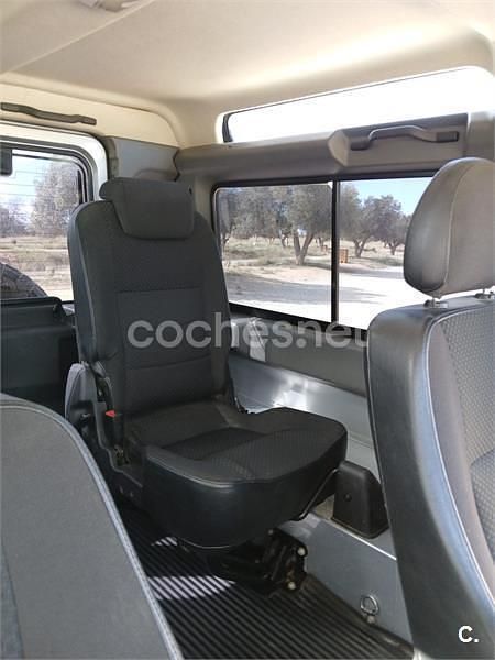 Usado Land Rover Defender 122 CV (89 kW) 2014 Gris / plata Familiar