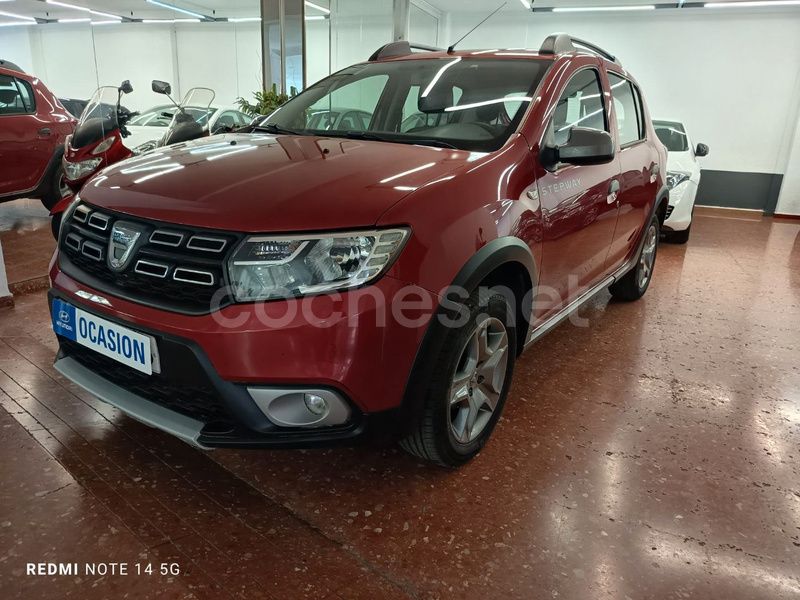 Granate Usado 2019 Dacia Sandero Comfort Utilitario | 11.490 € (Precio justo) - Imagen 1/4