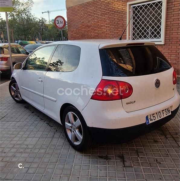 Usado VW Golf V GT 102 CV (75 kW) 2007 Blanco Berlina