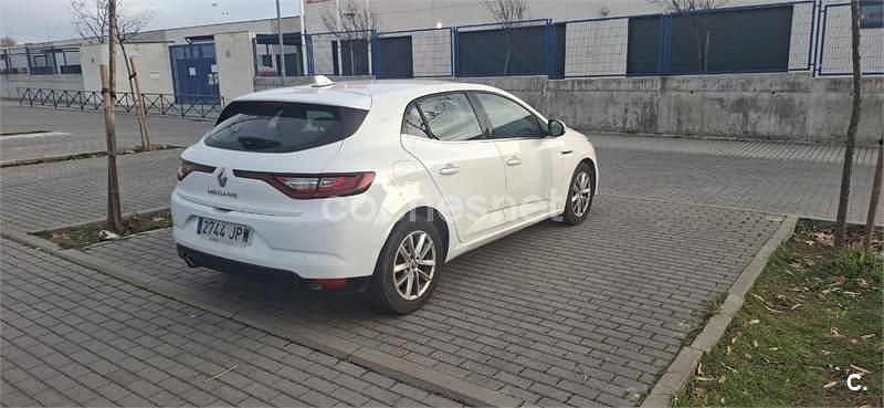 Usado Renault Mégane IV Zen 130 CV (95 kW) 2018 Blanco Berlina