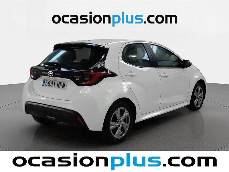 Usado Toyota Yaris Active 116 CV (85 kW) 2024 Blanco Utilitario