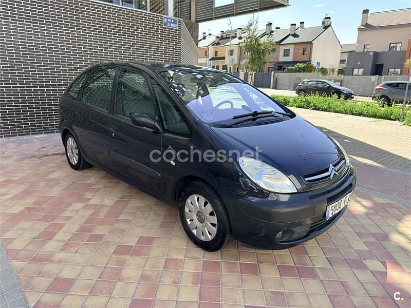 Usado Citroën Xsara Picasso Exclusive 110 CV (80 kW) 2006 Gris / plata Monovolumen
