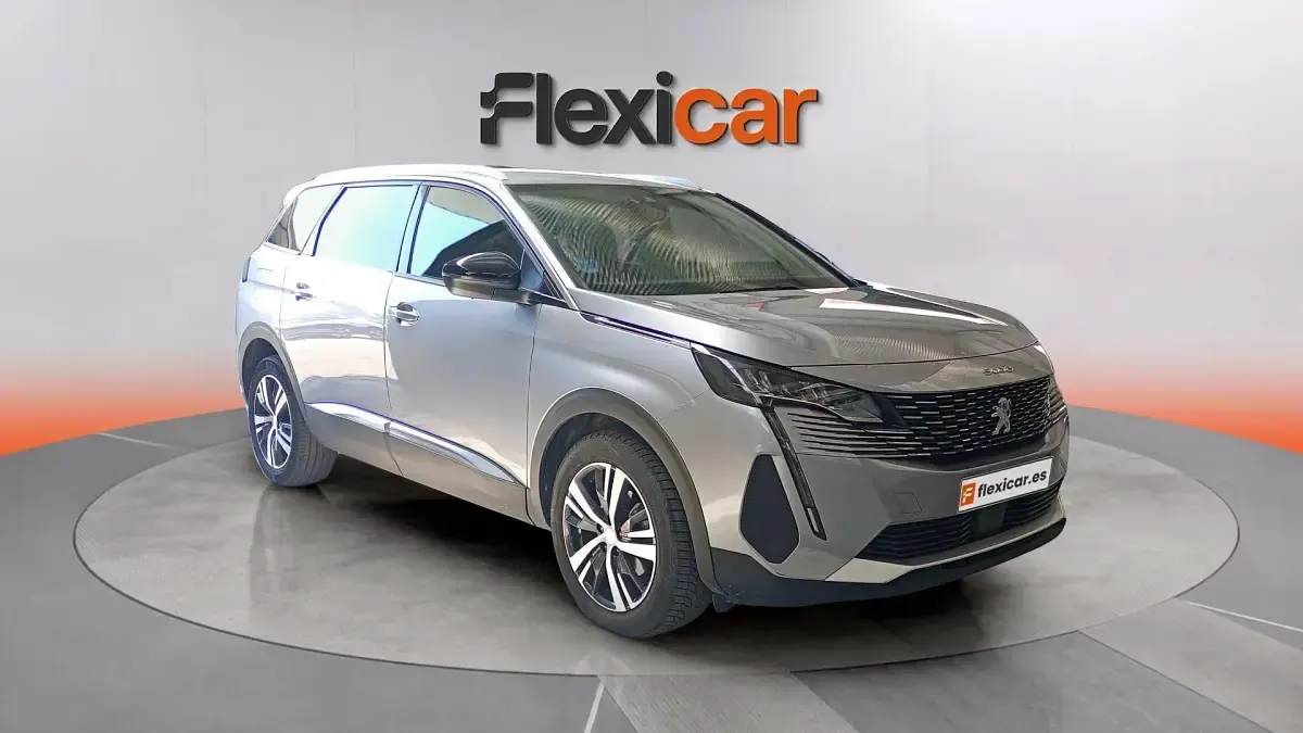 Usado Peugeot 5008 Allure 136 CV (100 kW) 2024 SUV