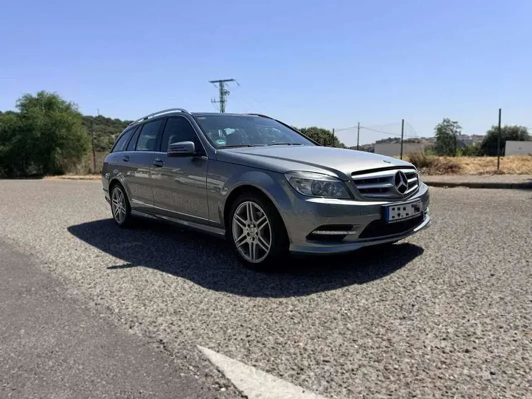 Usado Mercedes C250 204 CV (150 kW) 2010 Gris Familiar