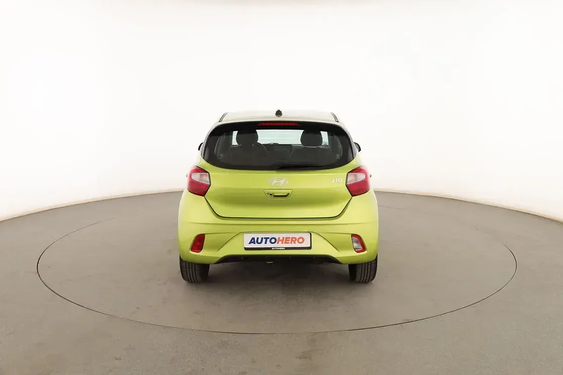 Usado Hyundai i10 67 CV (49 kW) 2024 Verde Utilitario