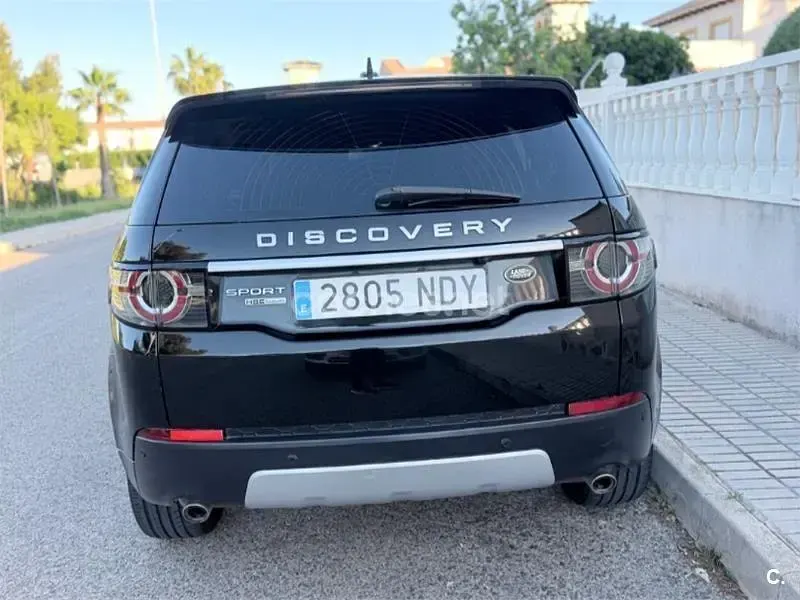 Usado Land Rover Discovery Sport HSE 190 CV (139 kW) 2015 Negro SUV